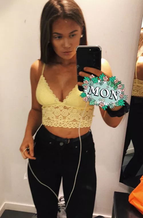 Beautiful girl🥰 by Active_Candidate6908