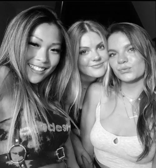 Beautiful girls selfie by aw293