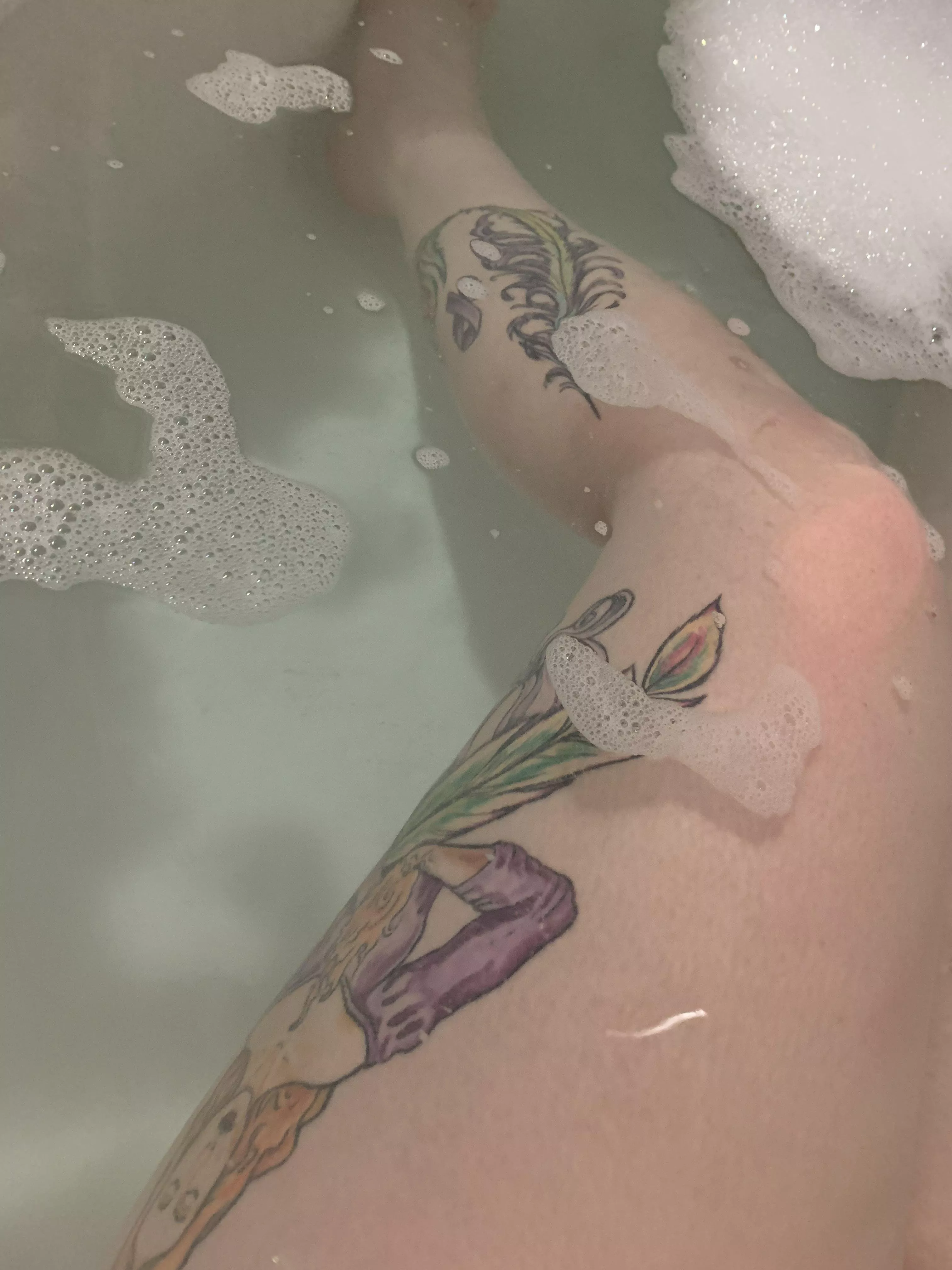 Beautiful leg tattoo under water posted by Diligent_Heron_3486