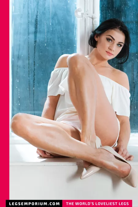 Beautiful Legs, Sexy Babe by Legs-Emporium