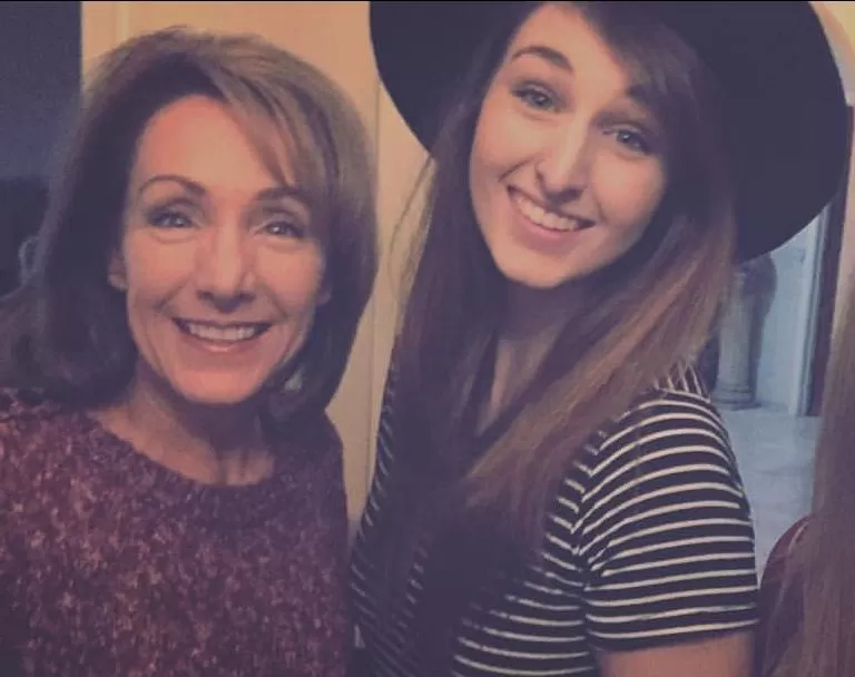 Beautiful mother and daughter posted by Interesting_Cash9187