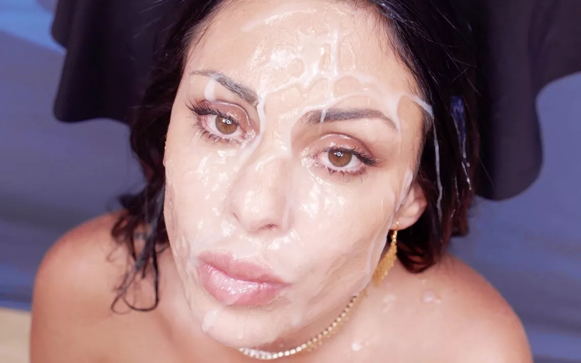 beautiful Sapphire bukkake posted by pilllhead