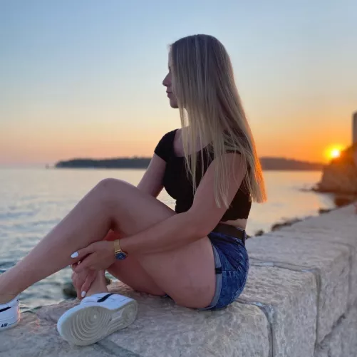 Beauty in the sunset by al1some