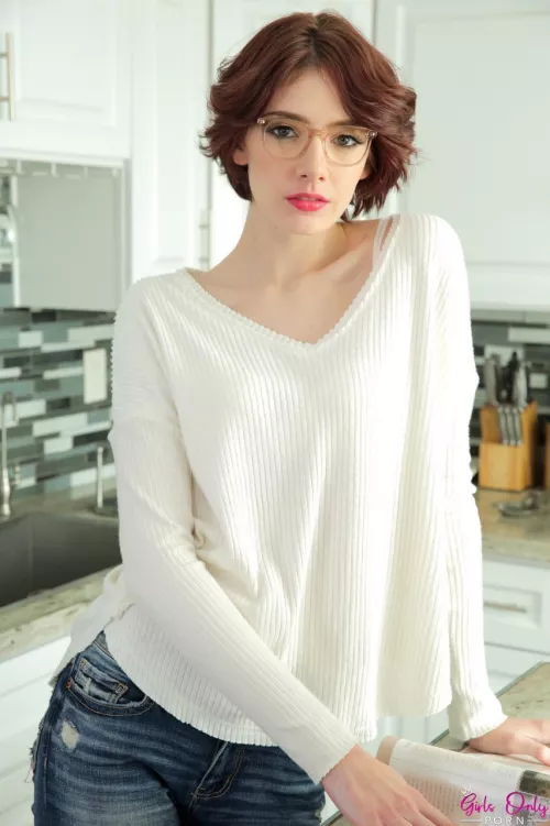 Beauty In White by xelltop