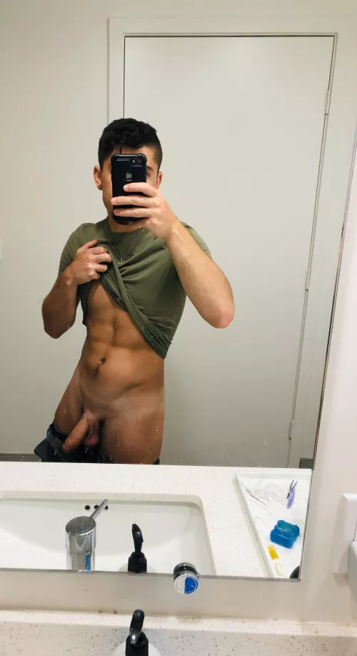 Because if there’s a bathroom mirror, you just have to (24 years old) by FreddyConwell