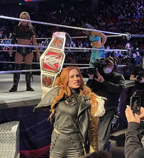 Becky Lynch feeling chilly by nsfwthrowawy69420