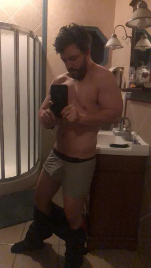 Bed time by LorenzoVonMatterbone