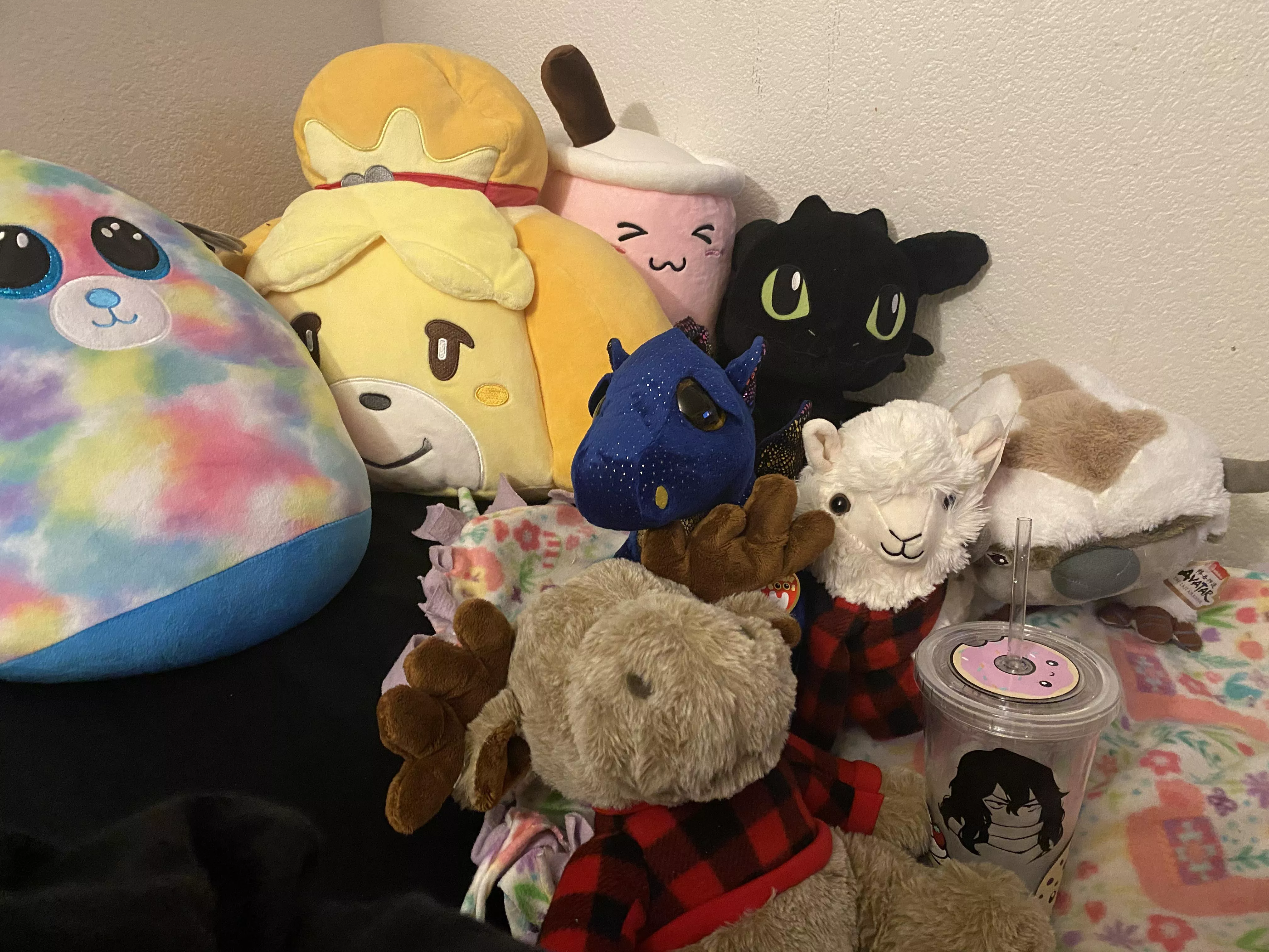 Bed Time stuffie set up! I’ve got my water cup and all my friends to help me go to sleep 💖 🌙 ✨ posted by sitakatsuki