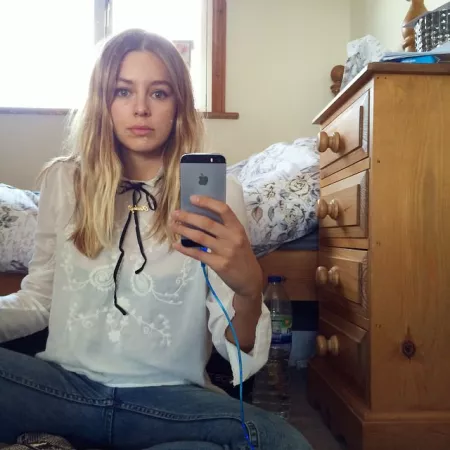 Bedroom selfie by [deleted]