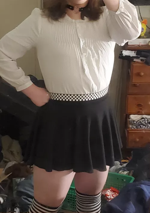 been a pretty cruddy week, still feel cute tho💛 by ThatNormalCrab