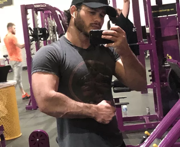 Been a while since I’ve posted here! Veins looked good in this one.🖤 by TristanMoreau