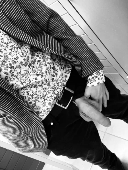 Been awhile. Thought I’d whip it out in the work bathroom for y’all. by uncutpanguy