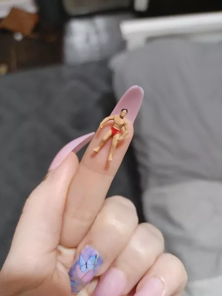 been doing a ton of giant content lately it's so fun! by LilRedVelvettt