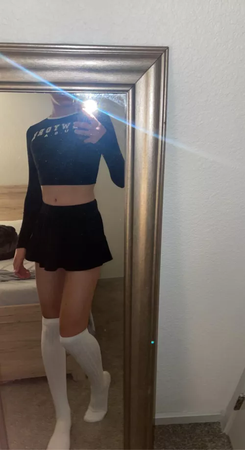 been feeling down, anyone wanna help cheer me up? :/ by Independent_Score_59