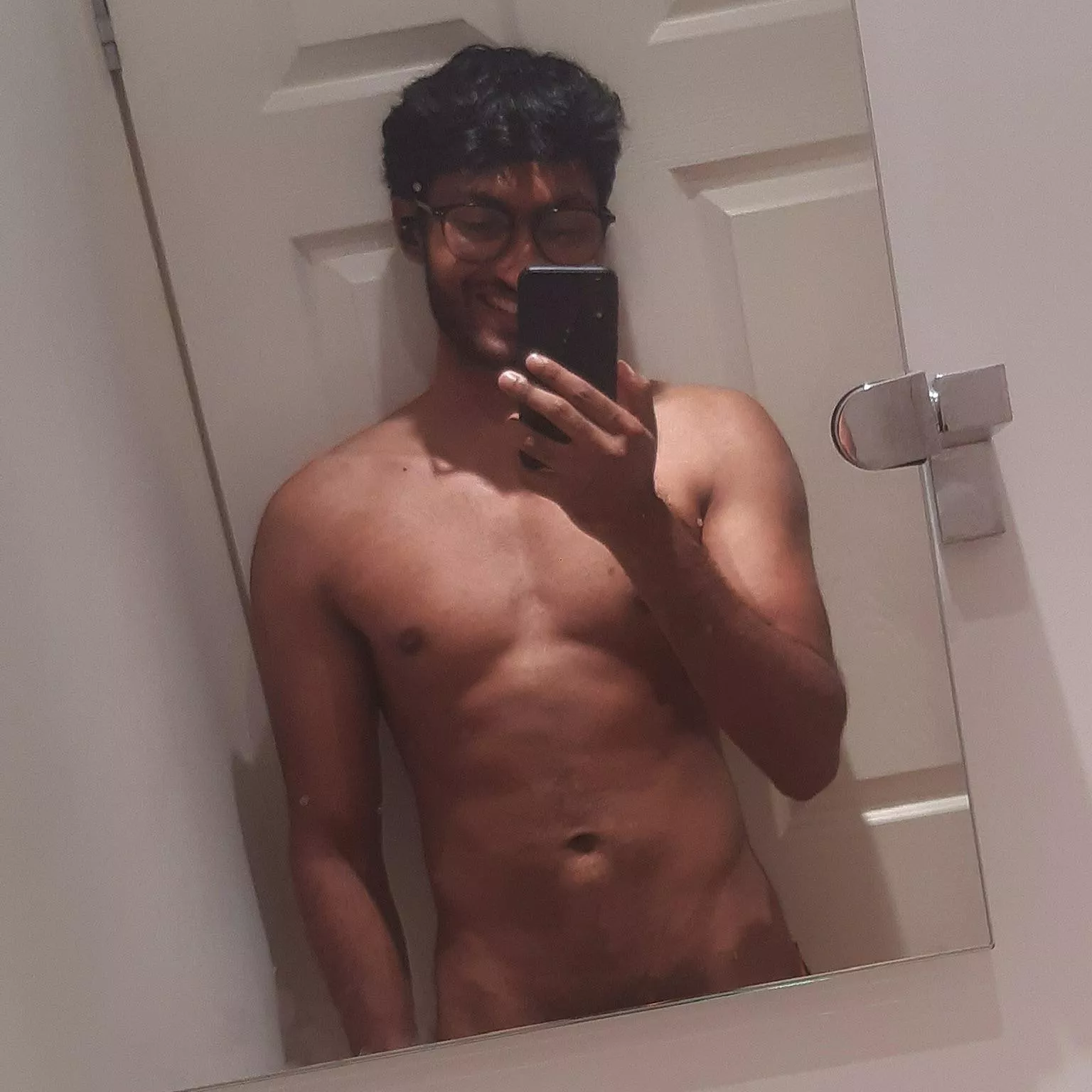 Been feeling good lately, hope you do too! 😊 posted by the-dirty-desi