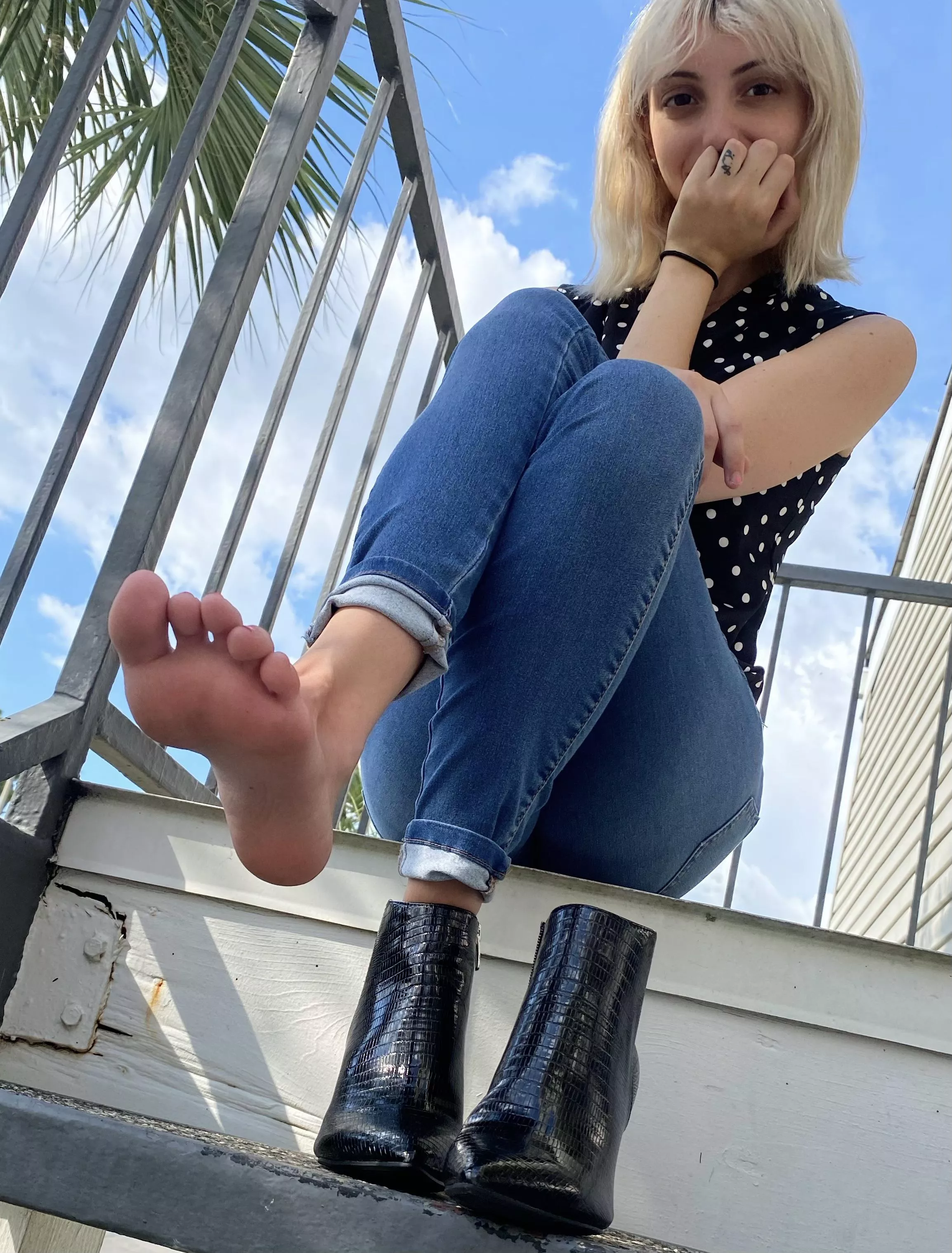 been in heels all day come massage them for me😩 posted by lilsxoxomcp