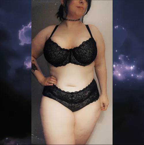 Been sick with Covid for the past week, but Covid can’t keep a hoe down 💅🏻 by Beelzebabe95