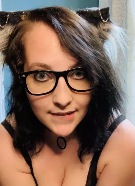 Been thinking all day about what it would be like to be someone’s house pet… by GothiccCutie