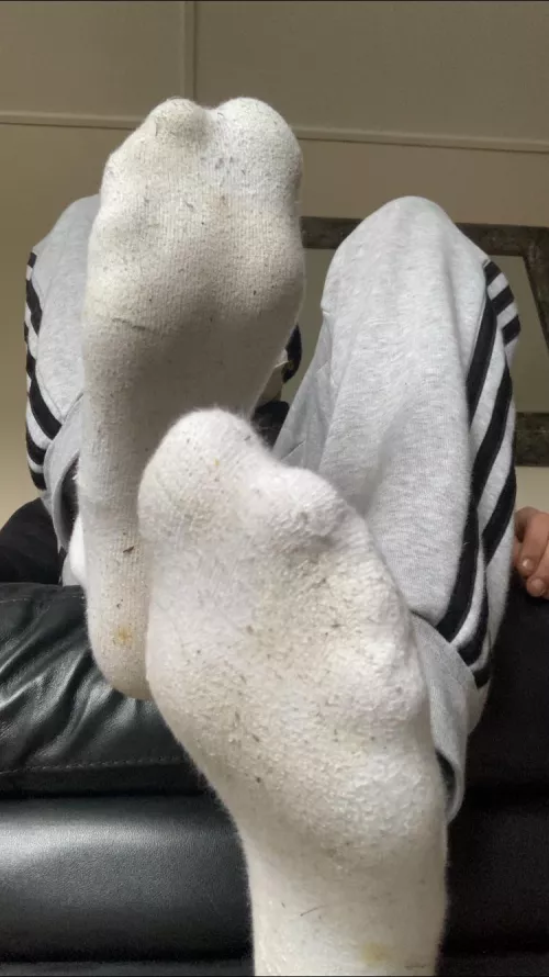 been wearing these for days now sniff my sweaty size 11 feet 😛 by thxnks