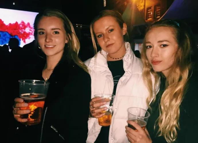 Beer drinkers by Chaturbater1