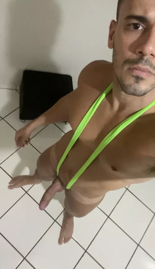 Before the whole cum comes up. by italofassin