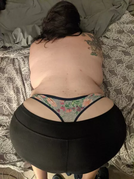 Before you get behind me 😉 by iam_bbwgirl