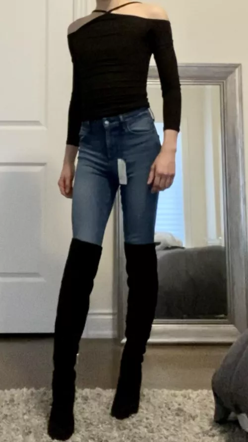 Beginner femboy, I am a complete newbie at this. How do I look? by random071121