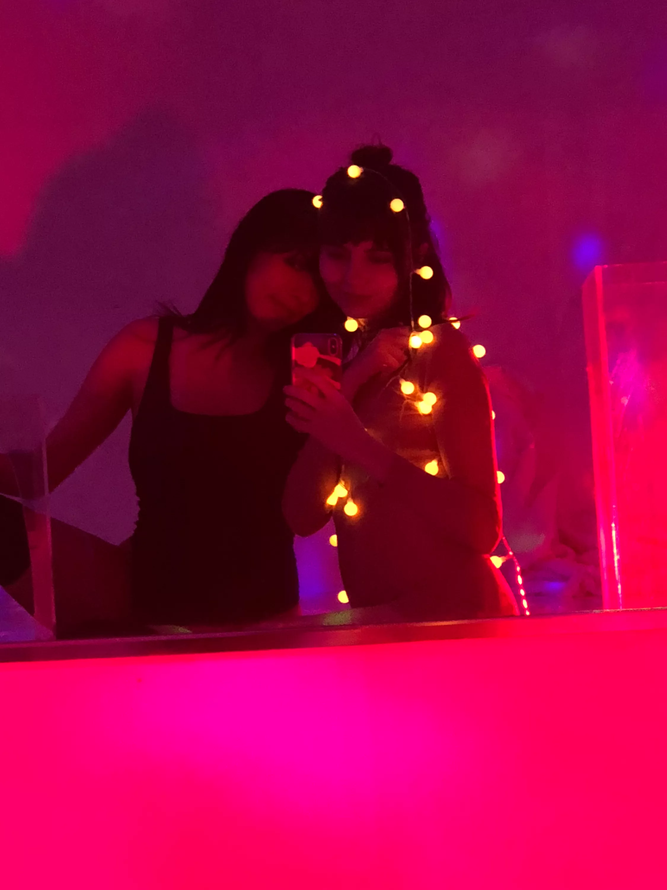 Behind the scenes selfie on a shoot with Sabina Magic! posted by liararoux