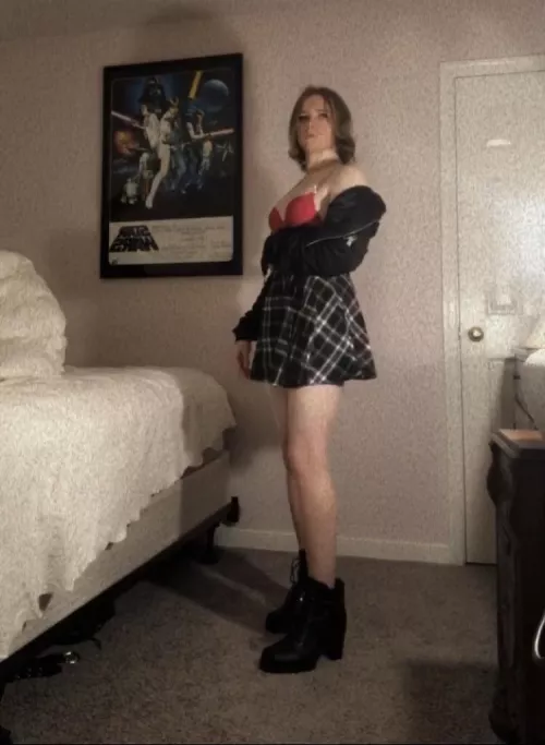 Being a man was hopeless with a body like this by L_incarnate