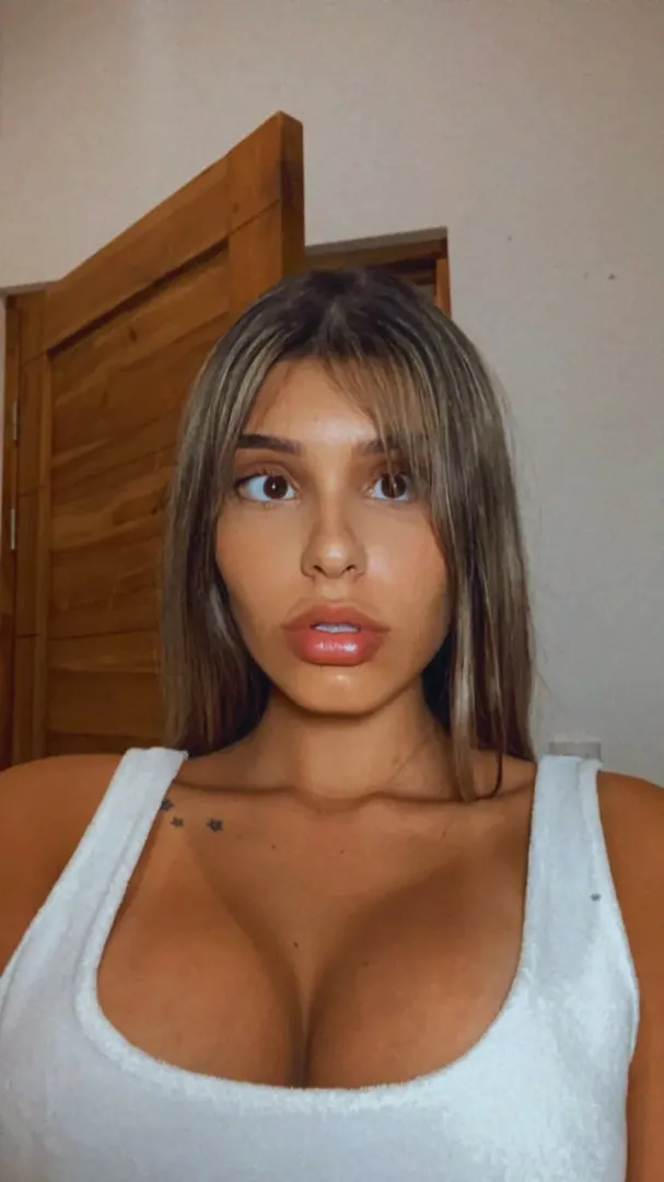 Being silly🤪 posted by bellebabezz