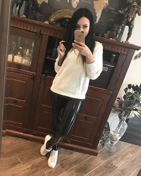 Bella Isadora in a sweater by Goosier