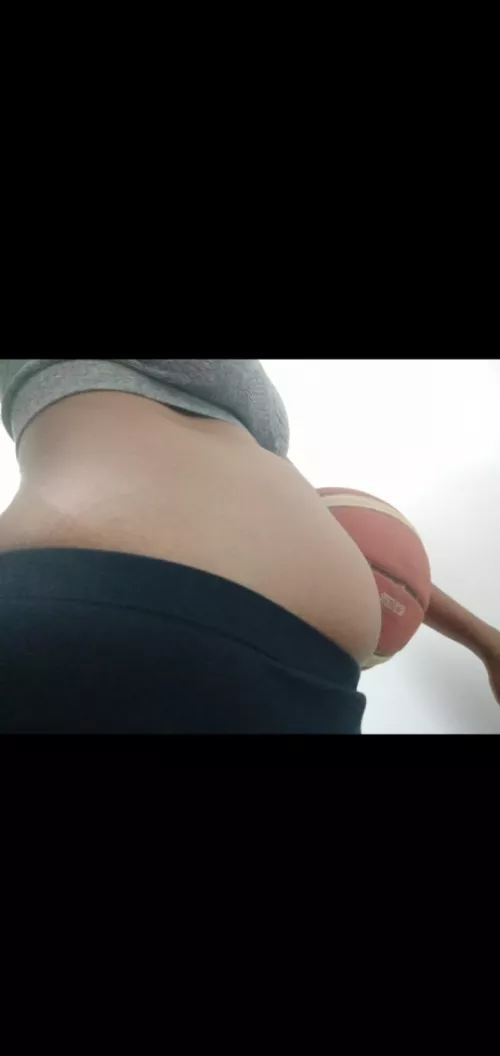 belly bigger than a basketball by brownbelly27