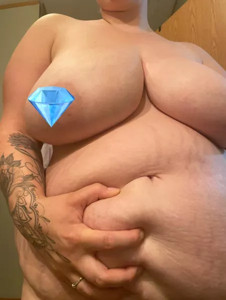 Belly needs some love 💋👄👅 by chubby_godess