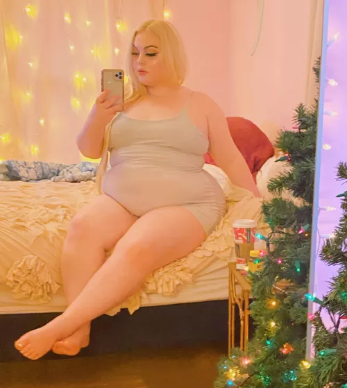 Belly rubs please? by Pearshapedblonde