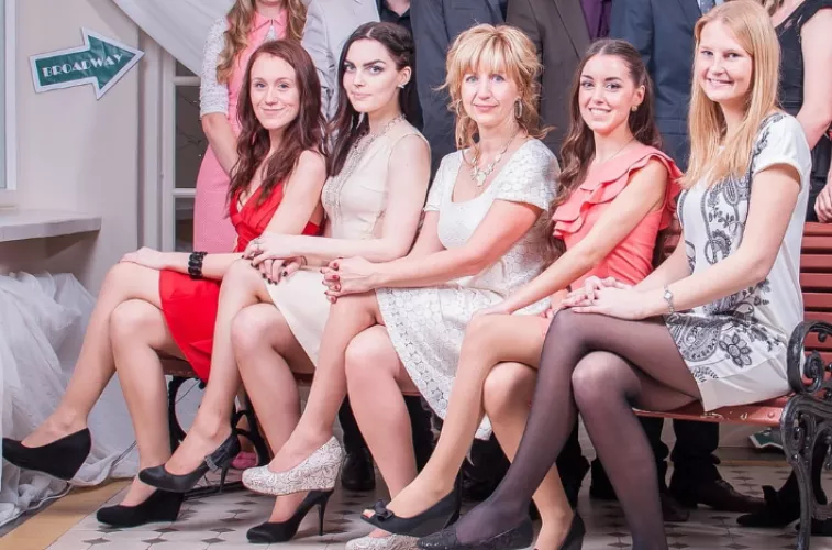 Bench posing by Chaturbater1