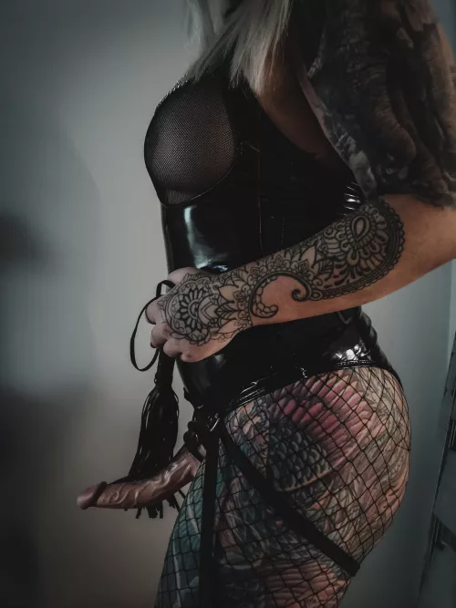 Bend a little bit more, need full access. by NiikaCorso