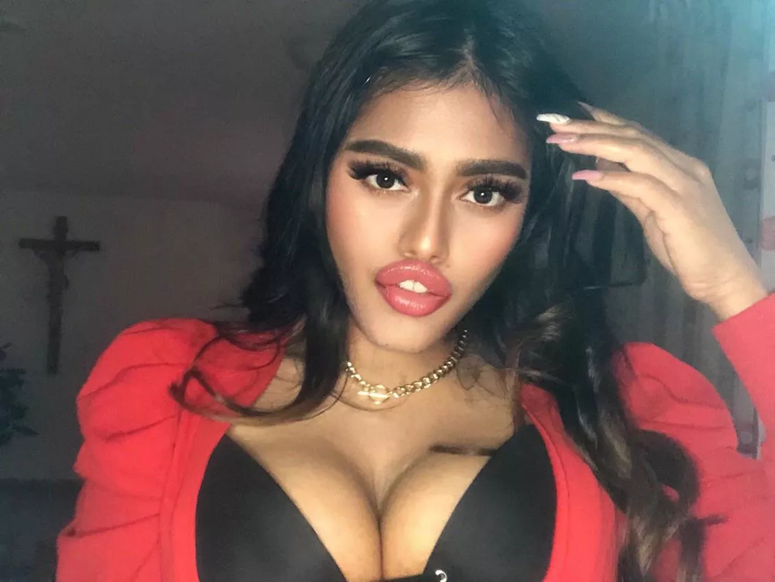 Bend me over and fuck me 👅🍑 posted by ddxoxo2021