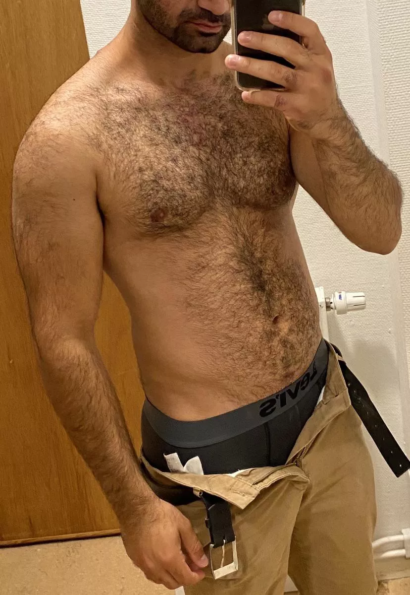 Bend over posted by lekalek