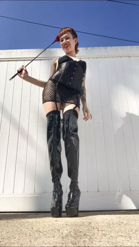 bend over, you pathetic baby! Mommy’s ready to have some fun… by saturnspet