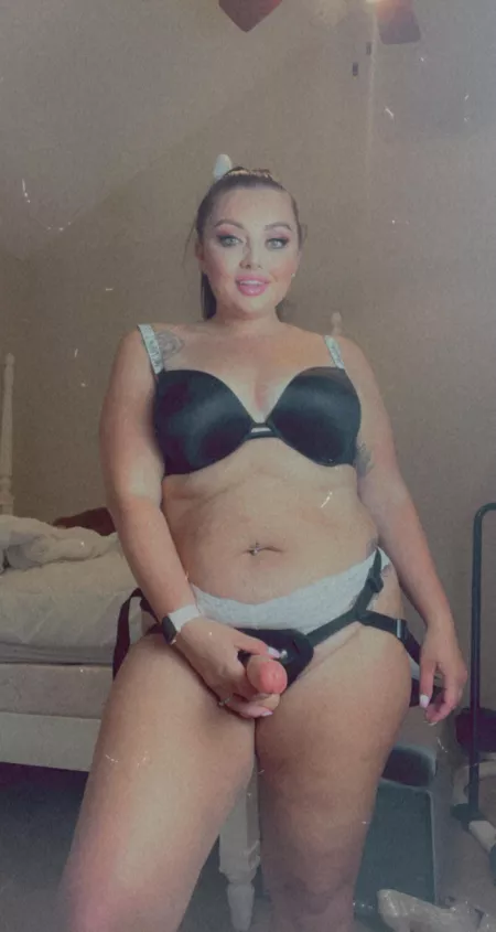 Bend that ass over 🖤⛓ by goddessarabel