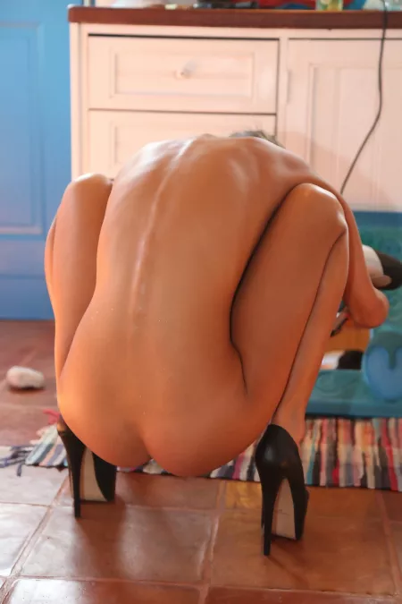 Bent all the way over by altbubblr