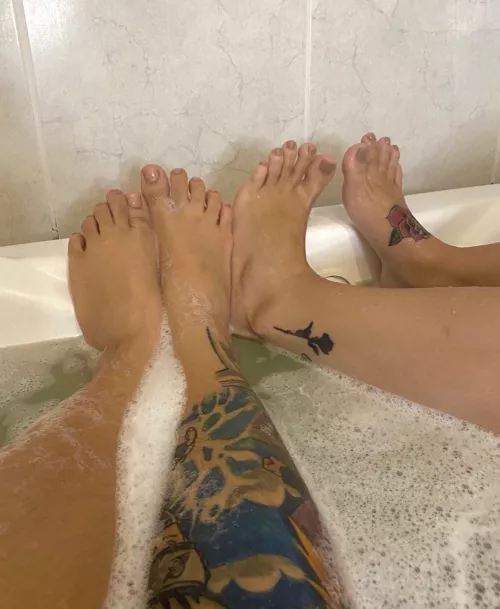 Best friends, best feet 🥵 by twolatinas