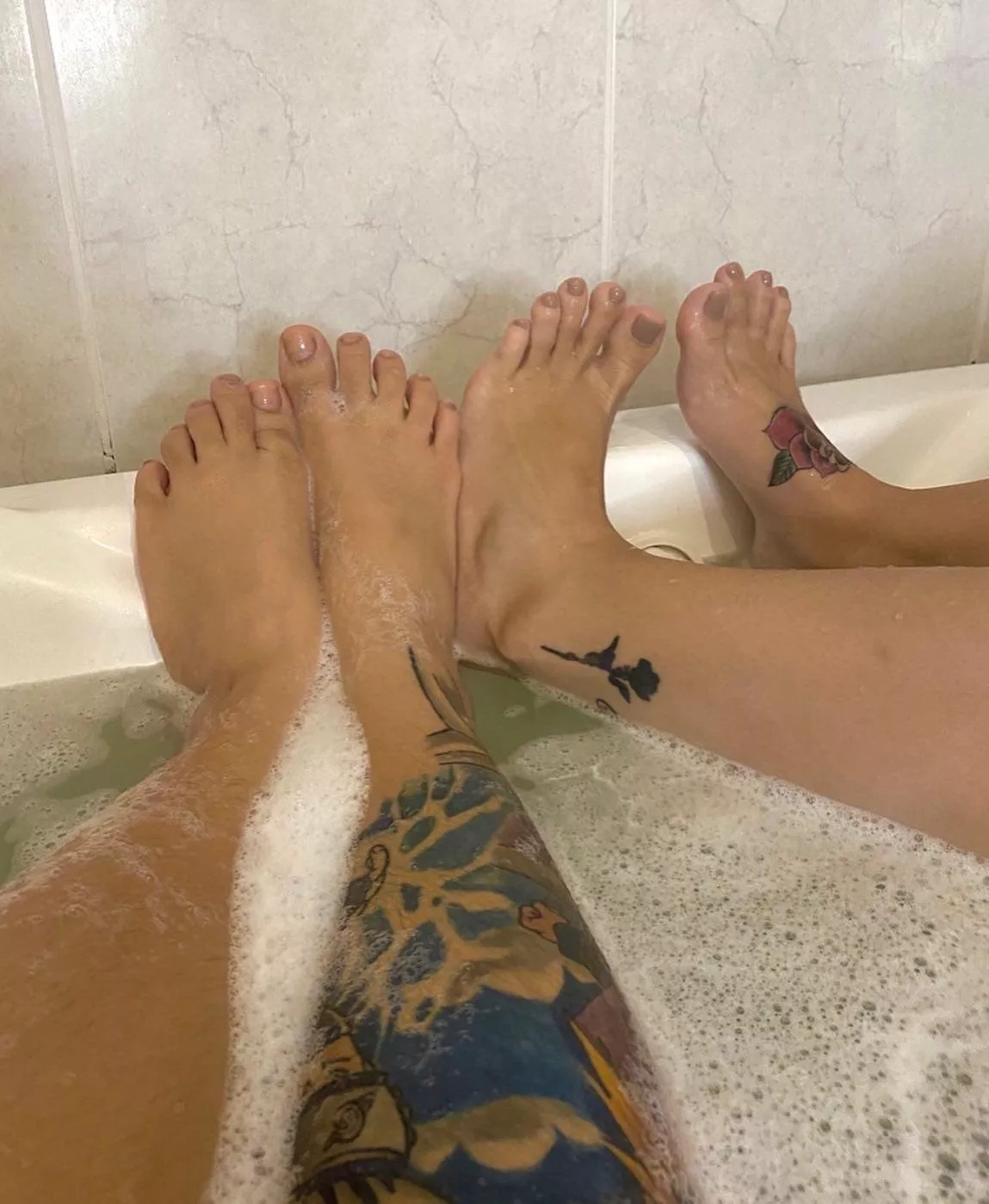 Best friends, best feet 🥵 posted by twolatinas