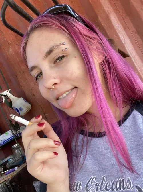 Best guess on how much I smoke a day? by theonlyhoneyb