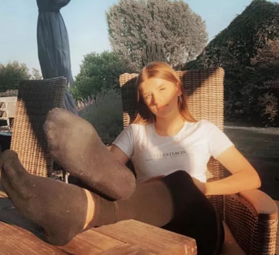 Best part of this picture? by lottiewooll