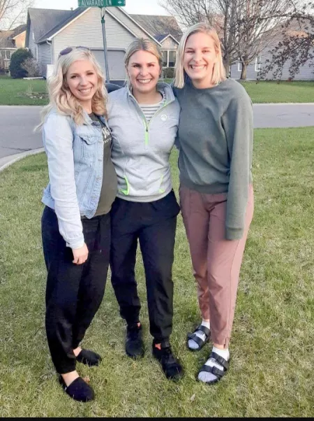 Besties in the street by Chaturbater1