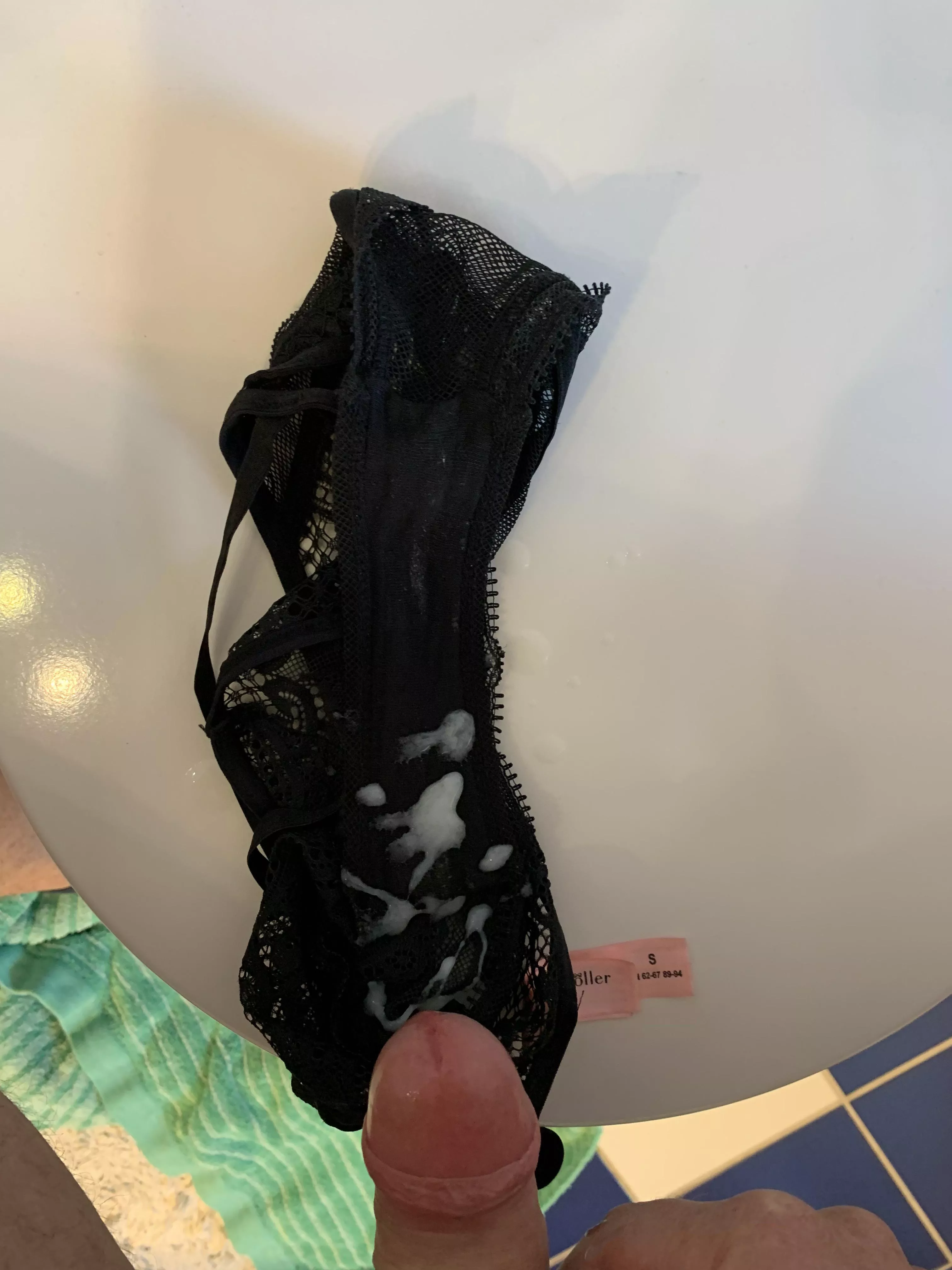 Besties Panties …… smell so good posted by Spitzz007