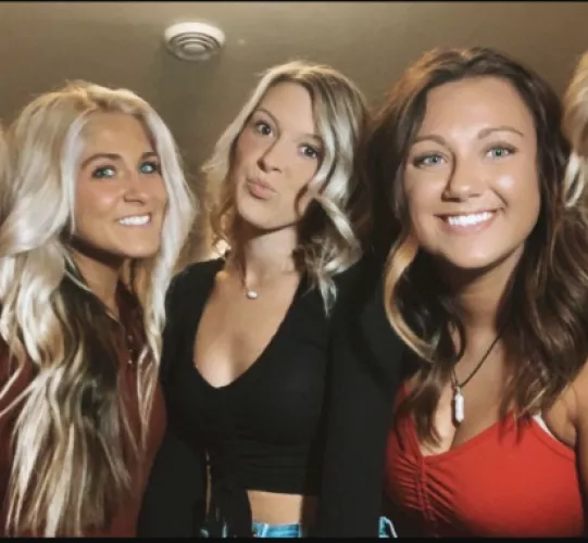 Besties by Chaturbater1