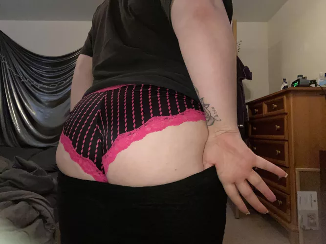 bet you can fuck me better than I fuck myself with my sex toy. by Sjades11