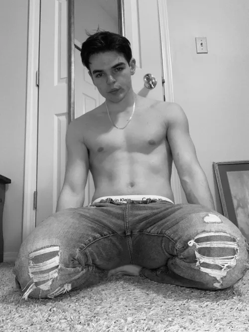 Bet you can’t find my insta by s-carlo